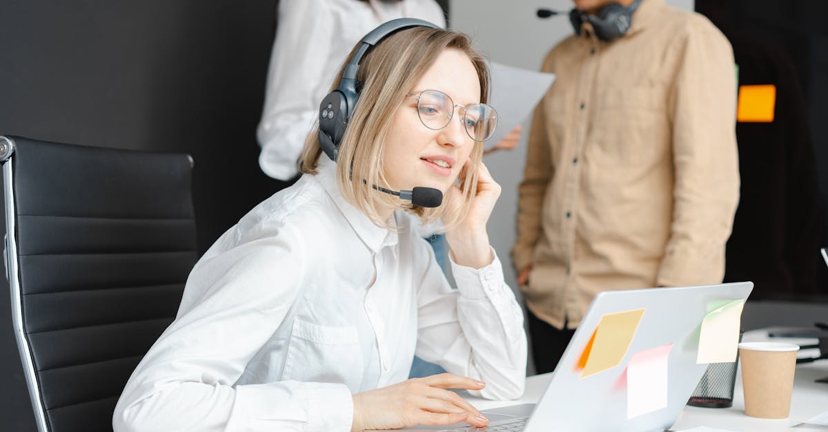 技术支持如何加剧游戏公司间的竞争?